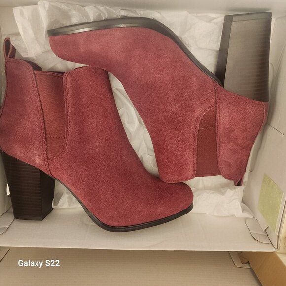 Michael Kors Mulberry "Evaline" Suede Heeled Booties. NIB. Size Various - Picture 11 of 13